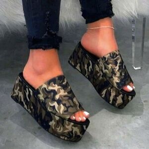 Camo Platform Mule Side Sandals Liliana 8